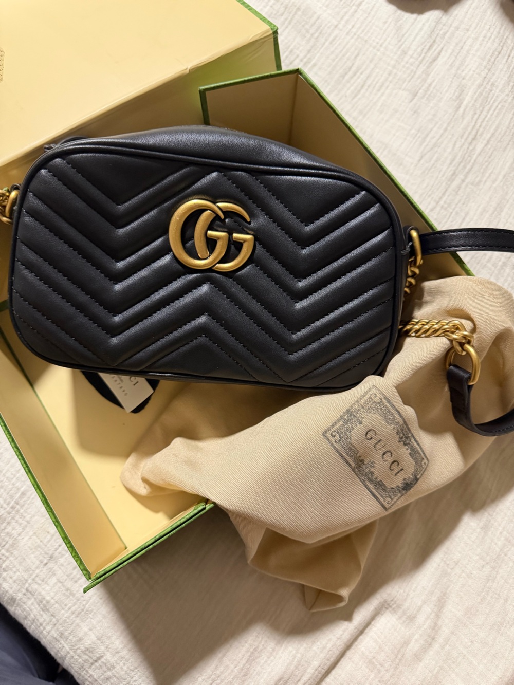 GG Marmont Matelassé Crossbody Bag Black & Gold